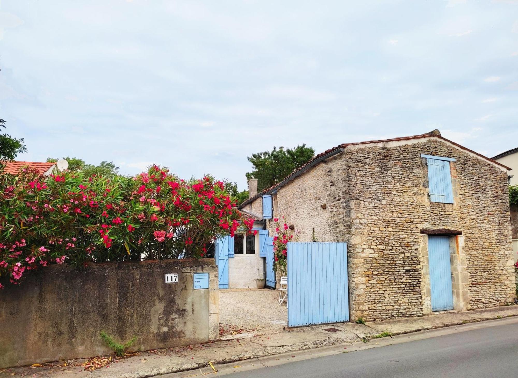 La Grange Bleue - Parking Prive - A 2Km De La Mer Saint-Georges-d'Oleron Eksteriør bilde